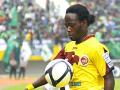 erick-weeks-lewis-bola.jpg