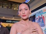 Erika Carlina Akui Berat Jadi Single Mom, Habiskan Waktu Bersama Anak hingga Bawa ke Lokasi Syuting