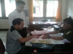 ersangka-perekrut-tenaga-kerja-ilegal-agustinus-b-reo-diserahkan_20171206_094714.jpg