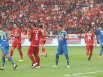 esteban-vizcarra-dalam-laga-persija-jakarta-vs-persib-bandung.jpg