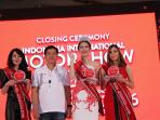 estherlita-tengah-juara-miss-motor-show-2016_20160417_155102.jpg