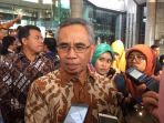 etua-dewan-komisioner-ojk-wimboh-santoso-di-gedu_20171229_185626.jpg