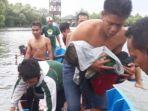 evakuasi-balita-korban-perahu-terbalik-di-wisata-jembatan-cinta-tarumajaya-kabupaten-bekasi.jpg