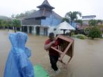 evakuasi-banjir-warga-gunung-kidul_20171128_205232.jpg