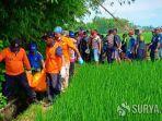 evakuasi-jasad-sukimin-dari-dalam-sumur.jpg