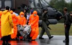 evakuasi-jenazah-korban-jatuhnya-pesawat-airasia-qz8501_20150105_172542.jpg