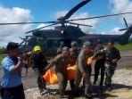 evakuasi-jenazah-pilot-selandia-baru-yang-dibunuh-opm-di-mimika.jpg