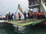 evakuasi-kmp-satria-pratama-yang-kandas_20180918_150112.jpg