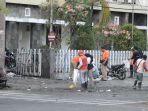 evakuasi-korban-bom-di-surabaya_20180513_205322.jpg