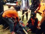 evakuasi-korban-gunung-lawu_20151019_114733.jpg