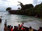 evakuasi-korban-kmp-lestari-maju_20180706_075209.jpg