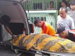 evakuasi-korban-pembunuhan_20170325_162202.jpg