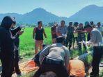 evakuasi-mayat-tanpa-busana-di-sawah.jpg
