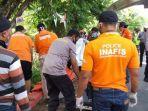 evakuasi-mayat012342.jpg