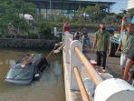 evakuasi-mobil-nyemplung1.jpg