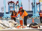 evakuasi-serpihan-pesawat-lion-air-jt-610_20181029_165846.jpg