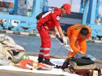 evakuasi-serpihan-pesawat-lion-air-jt-610_20181029_165914.jpg