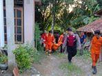 evakuasi-siswa-smp-di-kebumen-jawa-tengah.jpg