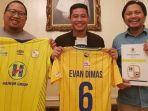 evan-dimas-resmi-ke-barito-putera.jpg