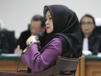 evy-susanti-berikan-kesaksian-untuk-oc-kaligis_20151001_180921.jpg