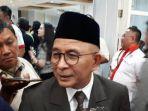 exco-pssi-refrizal-saat-ditemui-seusai-menghadiri-acara-serah-terima-jabatan-menpora.jpg