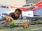 eximbank-membiaya-ekspor-gerbong-pt-inka-ke-bangladesh_20160210_154519.jpg