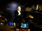 exspresi-zaskia-gotik-di-hut-klinik-kecantikan-dermapro-ke-5_20191006_080702.jpg