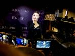 exspresi-zaskia-gotik-di-hut-klinik-kecantikan-dermapro-ke-5_20191006_080859.jpg