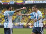 ezequiel-lavezzi-gol-lucas-biglia_20151118_071342.jpg