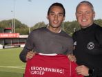 ezra-walian-resmi-berseragam-almere-city_20170905_235945.jpg