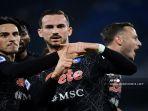 fabian-ruiz-usai-mencetak-gol-roket-ke-gawang-bologna.jpg