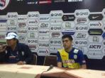 fabiano-beltrame-dan-pelatih-arema-cronus-suharno_20150404_233011.jpg
