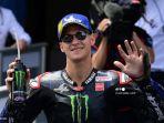 fabio-quartararo-merayakan-pole-position-di-sesi-kualifikasi-motogp-catalunya.jpg