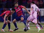 facundo-quignon-dari-fc-dallas-berhadapan-dengan-lionel-messi.jpg