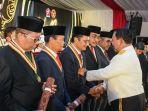 fadel-muhammad-terima-penghargaan-dari-menhan-prabowo.jpg
