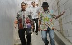 fadli-zon-temui-orang-tua-m-arsyad-penghina-jokowi_20141031_180322.jpg