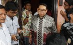 fadli-zon-temui-orang-tua-m-arsyad-penghina-jokowi_20141031_180706.jpg