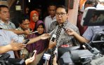fadli-zon-temui-orang-tua-m-arsyad-penghina-jokowi_20141031_180857.jpg