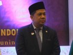fahri-hamzah-hadiri-pernikahan-massal-gratis-af_20160318_105222.jpg