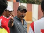 fakhri-husaini-pantau-pemain-potensial-di-liga-pelajar-u-16_20170315_193218.jpg
