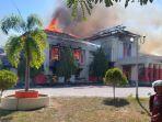fakta-kantor-bupati-pohuwato-gorontalo-dibakar-berawal-demo-masalah-tambang-hingga-kondisi-terkini.jpg