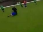 fan-menyerang-wasit_20161017_210237.jpg