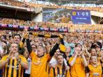 fans-hull-city-tenggelam-dalam-suka-cita-usai_20160726_162822.jpg