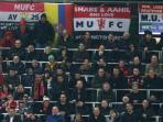 fans-manchester-united-di-laga-mu-vs-midtjylland_20160218_153453.jpg
