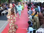 fashion-on-the-pedestrian-di-taman-blambangan-banyuwangi.jpg