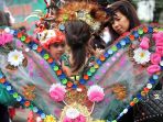 fashion-show-daur-ulang-di-festival-peduli-sampah_20170222_131539.jpg