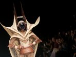 fashion-show-karya-rinaldy-a-yunardi-di-jfw-2015_20151101_213349.jpg