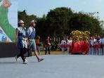 fashion-show-koleksi-bertema-sporty-look_20180805_120247.jpg