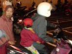 fd-bocah-empat-tahun-bersama-ibunya-mendatangi-mapolres-gowa.jpg
