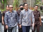 febri-diansyah-dan-rasamala-aritonang-diperiksa-kpk_20231002_165519.jpg